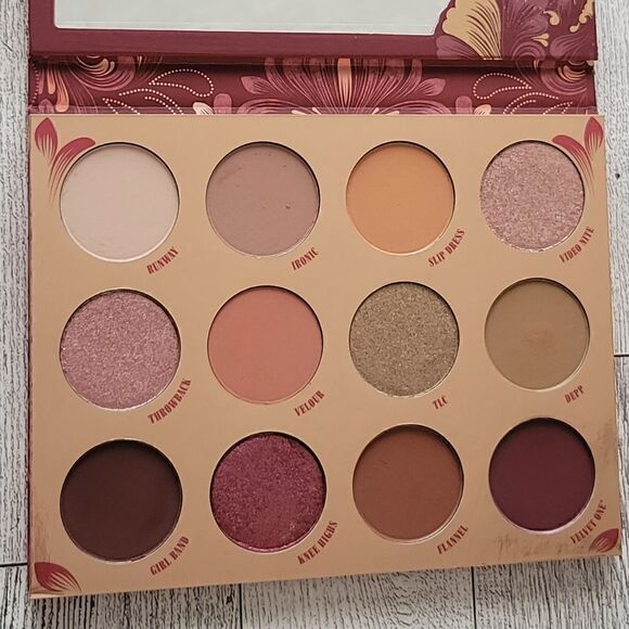 Colourpop Plush Like Me Pressed Powder Palette - Picture 4 of 6